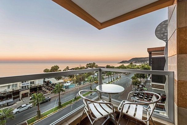 Tac Premier Hotel & Spa