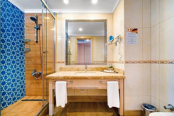 Mukarnas Resort & Spa - Beispiel Bad Doppelzimmer (Zimmercodierungen DEL, DC1, DBL, DCL, DBN, DCN, DBM & DCM)