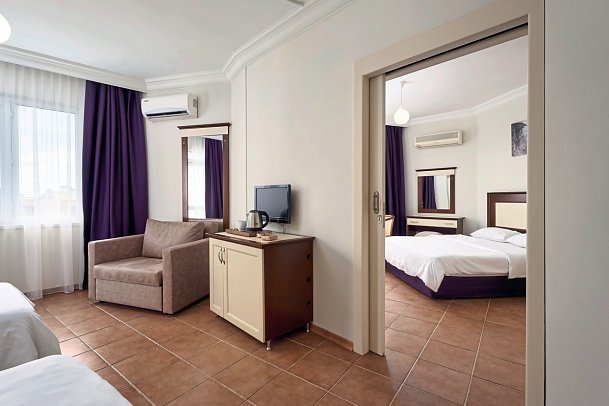 Kaila City Hotel - Wohnbeispiel Familienzimmer (Zimmercodierungen FB1 & FB2)