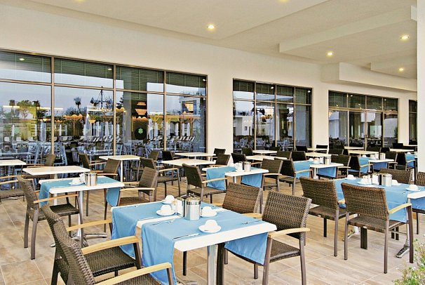 Commodore Elite Suite & Spa