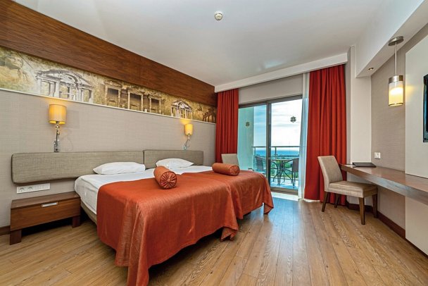 Commodore Elite Suite & Spa - Wohnbeispiel Doppelzimmer Meerblick (Zimmercodierung DBM)