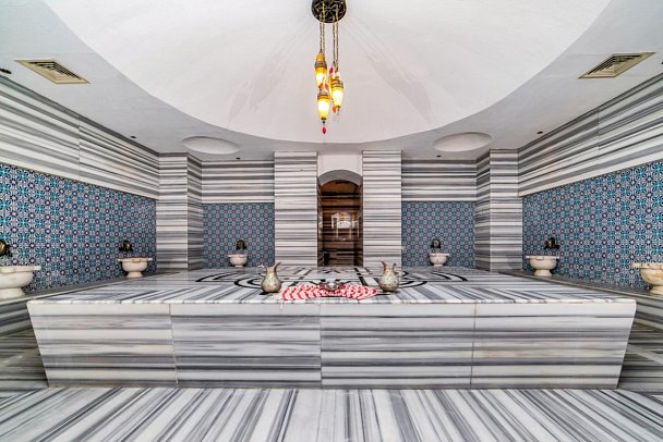 Commodore Elite Suite & Spa