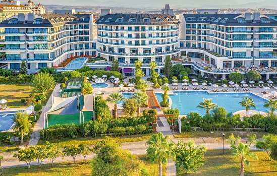 Commodore Elite Suites & Spa