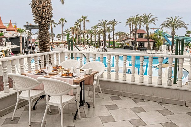 Aydinbey Famous Resort