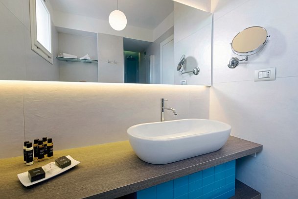Grand Hotel Riviera - Wohnbeispiel Badezimmer Komfort (Zimmercodierung DF1)