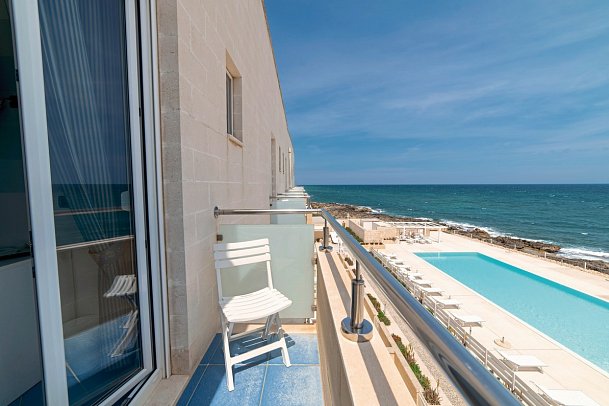 La Sorgente - Wohnbeispiel Doppelzimmer Standard Meerblick (Zimmercodierung DBM)