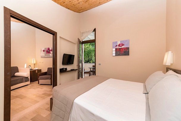 Valtur Baia del Gusmay Beach Resort - Wohnbeispiel Junior Suite (Zimmercodierung JB1)