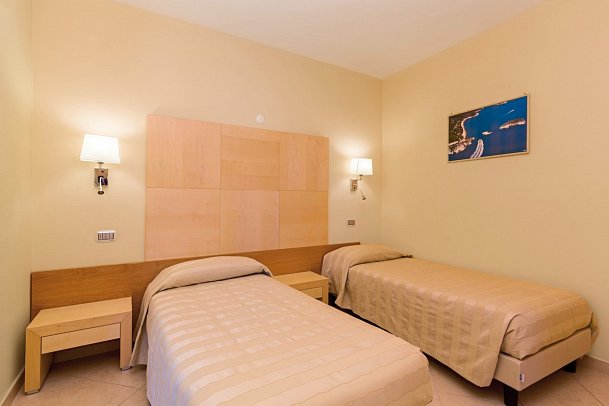 Valtur Baia del Gusmay Beach Resort - Wohnbeispiel Familienzimmer Komfort (Zimmercodierung FF1)
