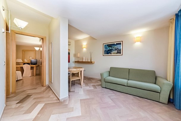 Valtur Baia del Gusmay Beach Resort - Wohnbeispiel Suite (Zimmercodierungen WG1 & WS1)