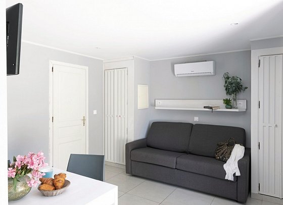 Résidence Marina d'Oru - Wohnbeispiel Appartement 1 Schlafzimmer ca. 36 qm (Zimmercodierung AB2)