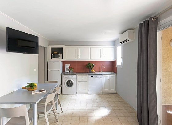 Résidence Marina d'Oru - Wohbeispiel Appartement 2 Schlafzimmer ca. 42 qm (Zimmercodierung OB1)