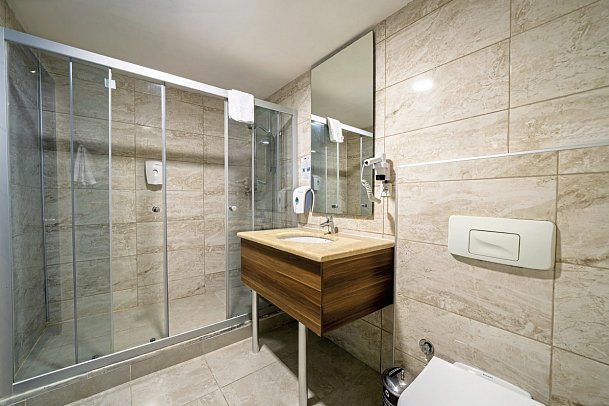 Bodrum Holiday Resort - Beispiel Bad Familie Club (Zimmercodierung FL1)