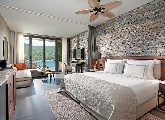 Lujo Bodrum - Wohnbeispiel Doppelzimmer Deluxe Laguna Swim Up seitl. Meerblick (Zimmercodierungen DDQ & DCQ)