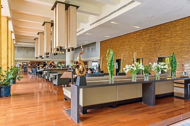 Ramada Plaza by Wyndham Bangkok Menam Riverside