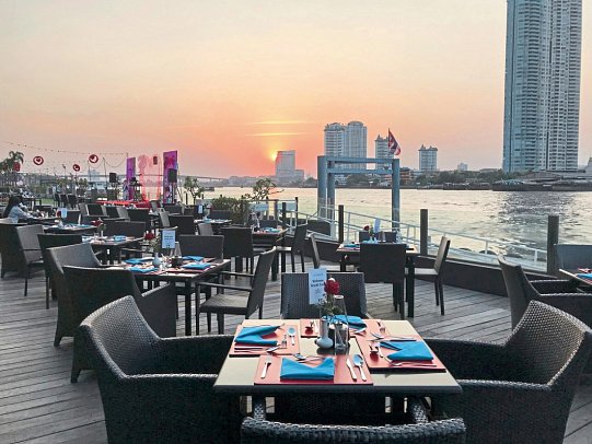 Ramada Plaza by Wyndham Bangkok Menam Riverside