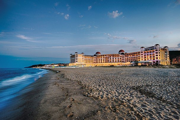 Alua Helios Bay
