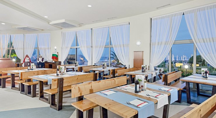 Sol Luna Bay Resort