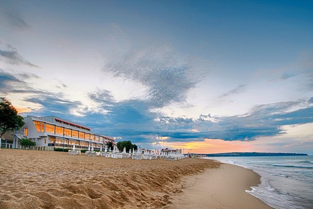 AluaSun Helios Beach