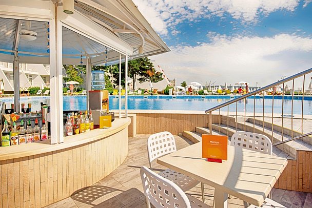 AluaSun Helios Beach