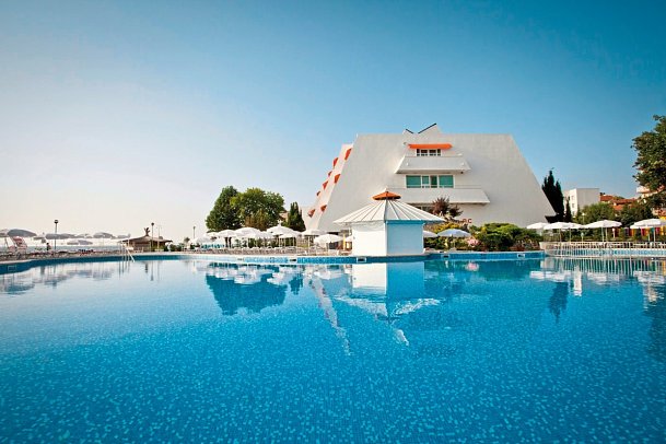 AluaSun Helios Beach