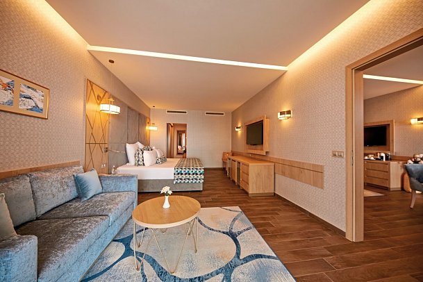 Secrets Sunny Beach Resort & Spa - Wohnbeispiel Suite PC Direkter Meerblick (Zimmercodierung WBM)