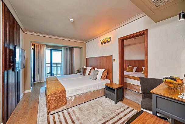 Sentido Bellevue Beach - Wohnbeispiel Familienzimmer m. Verbindungstür seitl.Meerbl (Zimmercodierung FVN)