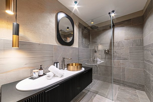 Aktiv- & Vitalhotel Erica - Badbeispiel Doppelzimmer Latemar