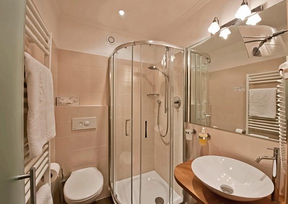 Schennerhof - Wohnbeispiel Doppelzimmer Ifinger Ost/Einzelzimmer (Zimmercodierungen DB1 & EB1)