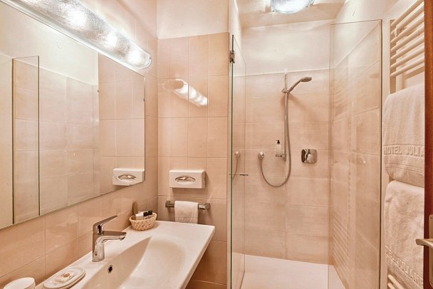 Juliane - Wohnbeispiel Doppelzimmer Ostseite (Zimmercodierung DF1)