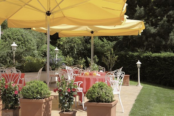 Sonnenburg - Restaurant Terrasse