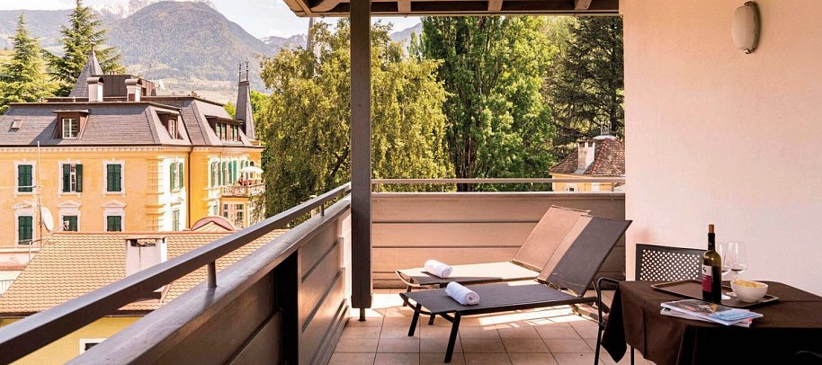 Flora Hotel & Suites - Terrasse Doppelzimmer Superior (Zimmercodierung DS1)