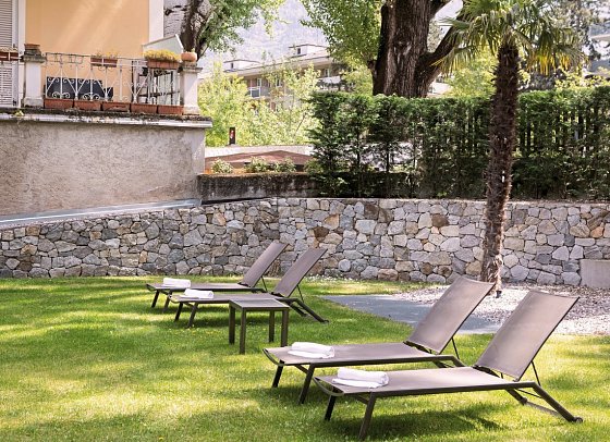 Flora Hotel & Suites
