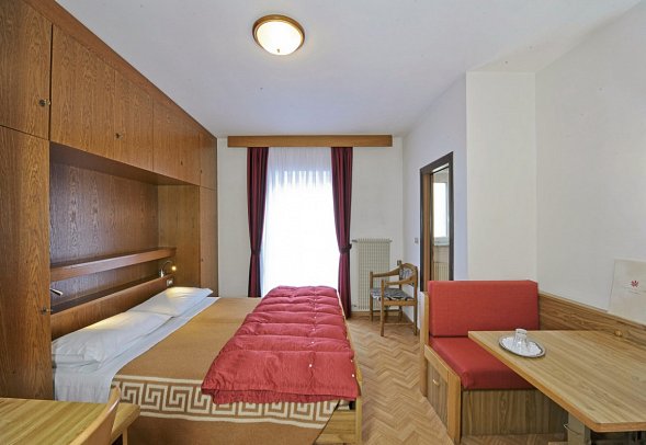 Hotel Cristallo - Wohnbeispiel Doppelzimmer Standard (Zimmercodierung DB1)