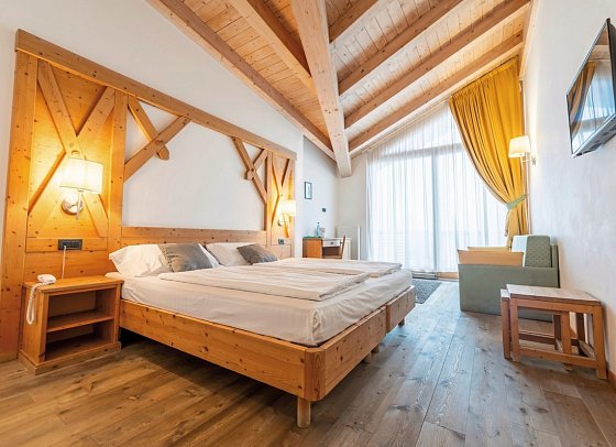 Alpine Mugon - Wohnbeispiel Juniorsuite Mughetto (Zimmercodierung JB1)