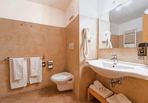 Alpine Mugon - Wohnbeispiel Juniorsuite Mughetto (Zimmercodierung JB1)