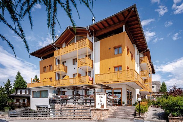 Alpine Mugon - Aussenansicht