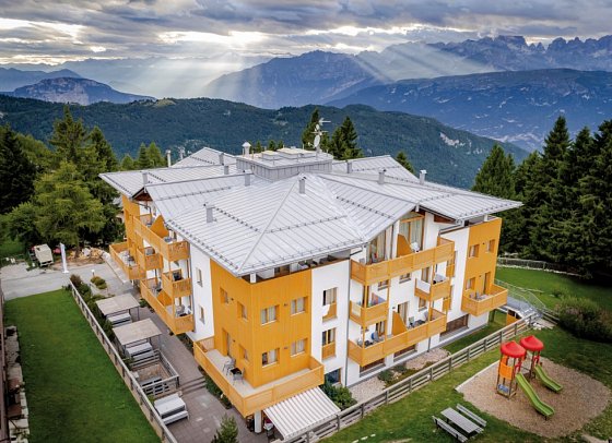 Alpine Mugon - Aussenansicht - Luftaufnahme