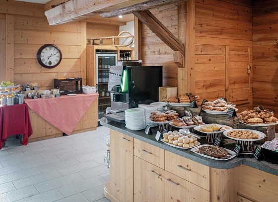 Alpine Mugon - Buffet - Restaurant
