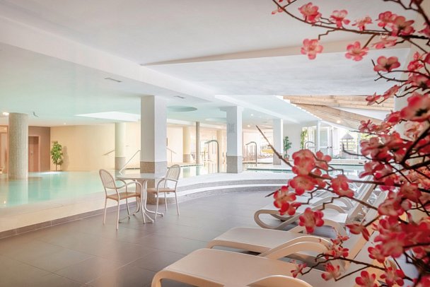 Alpine Mugon - Hallenbad