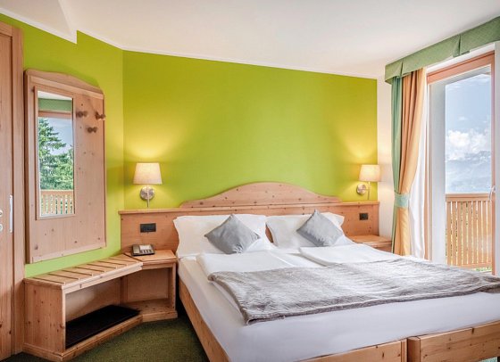 Alpine Mugon - Wohnbeispiel Doppelzimmer Sambuco/Camomilla