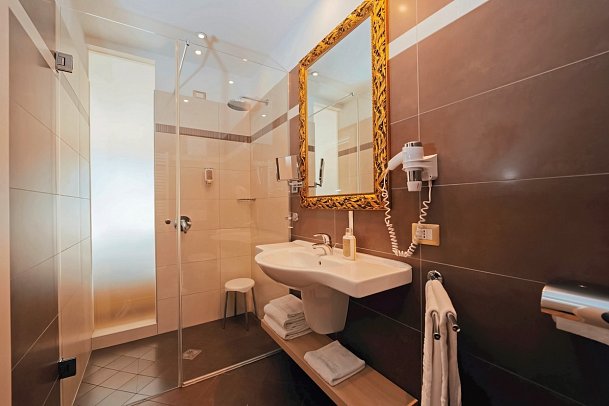 Parc Hotel du Lac - Wohnbeispiel Doppelzimmer Deluxe (Zimmercodierung DDU)