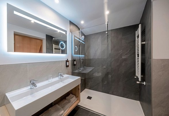 Parc Hotel du Lac - Wohnbeispiel Doppelzimmer Standard (Zimmercodierung DGV)