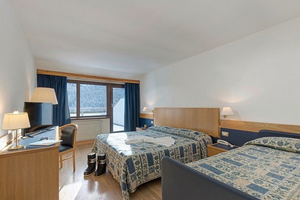 Club Hotel Regina e Fassa - Wohnbeispiel Familienzimmer (Zimmercodierung FB1)