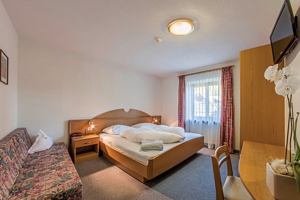 Hotel Adler - Wohnbeispiel Doppelzimmer Standard (Zimmercodierung DB1)