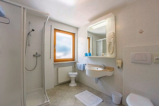 Hotel Adler - Wohnbeispiel Appartement A+B (Zimmercodierung AB1)