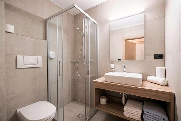 Hotel Adler - Wohnbeispiel Doppelzimmer Komfort (Zimmercodierung DF1)