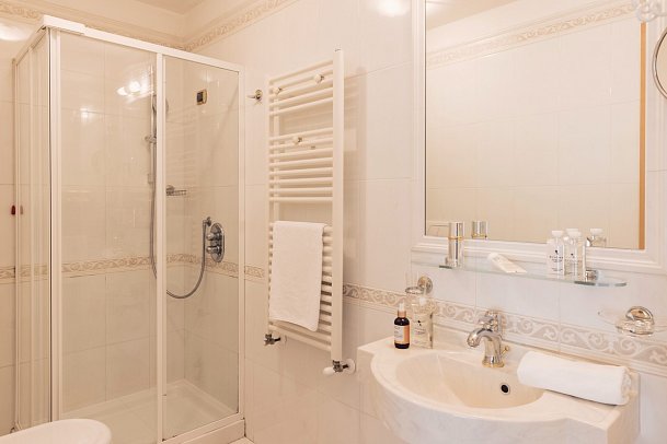 Alpin Royal Wellness Refugium & Resort Hotel - Wohnbeispiel Doppelzimmer Alpin (Zimmercodierung DB1)