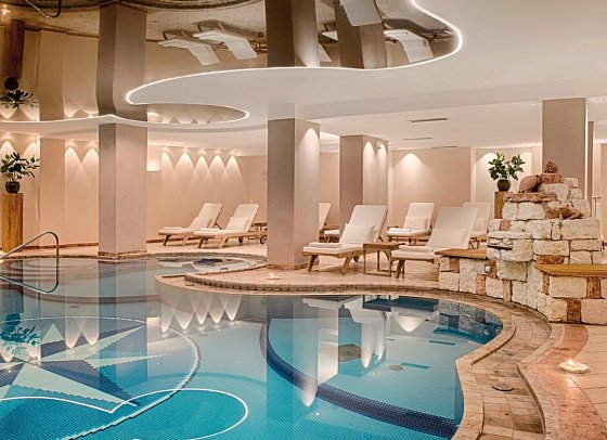 Alpin Royal Wellness Refugium & Resort Hotel - Innenpool