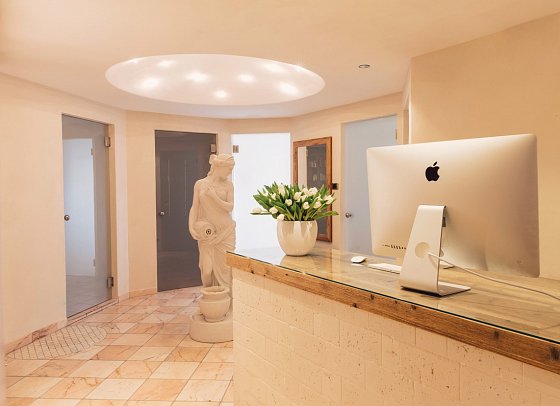 Alpin Royal Wellness Refugium & Resort Hotel - Rezeption Wellnessbereich