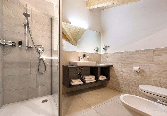 Gasthof Post - Wohnbeispiel Doppelzimmer Komfort (Zimmercodierung DF1)